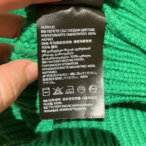 Green crochet sweater hoodie size small - Picture 6 of 6